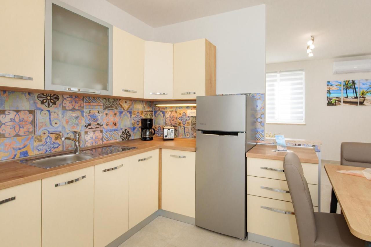 Apartman Ivona Na 1. Katu Malinska Kültér fotó