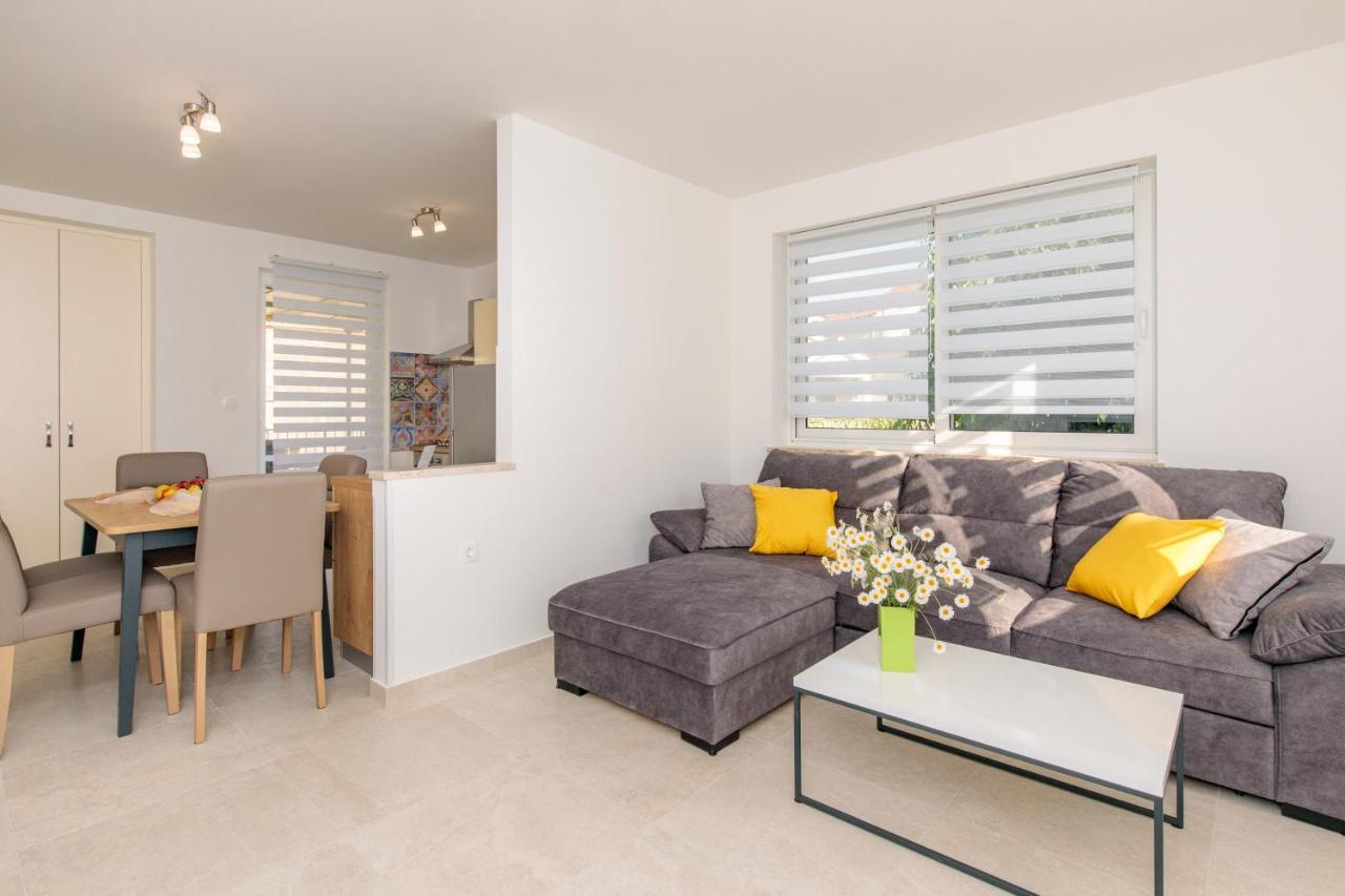 Apartman Ivona Na 1. Katu Malinska Kültér fotó